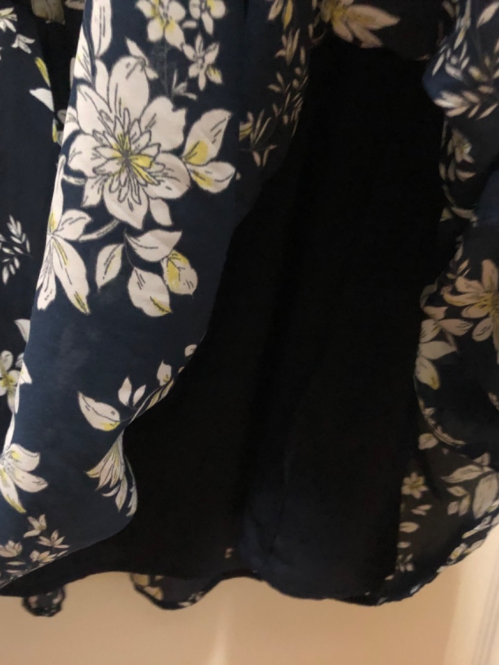 Banana Republic Size 14 floral dress navy blue white yellow tie neck ruffle - Picture 7 of 8